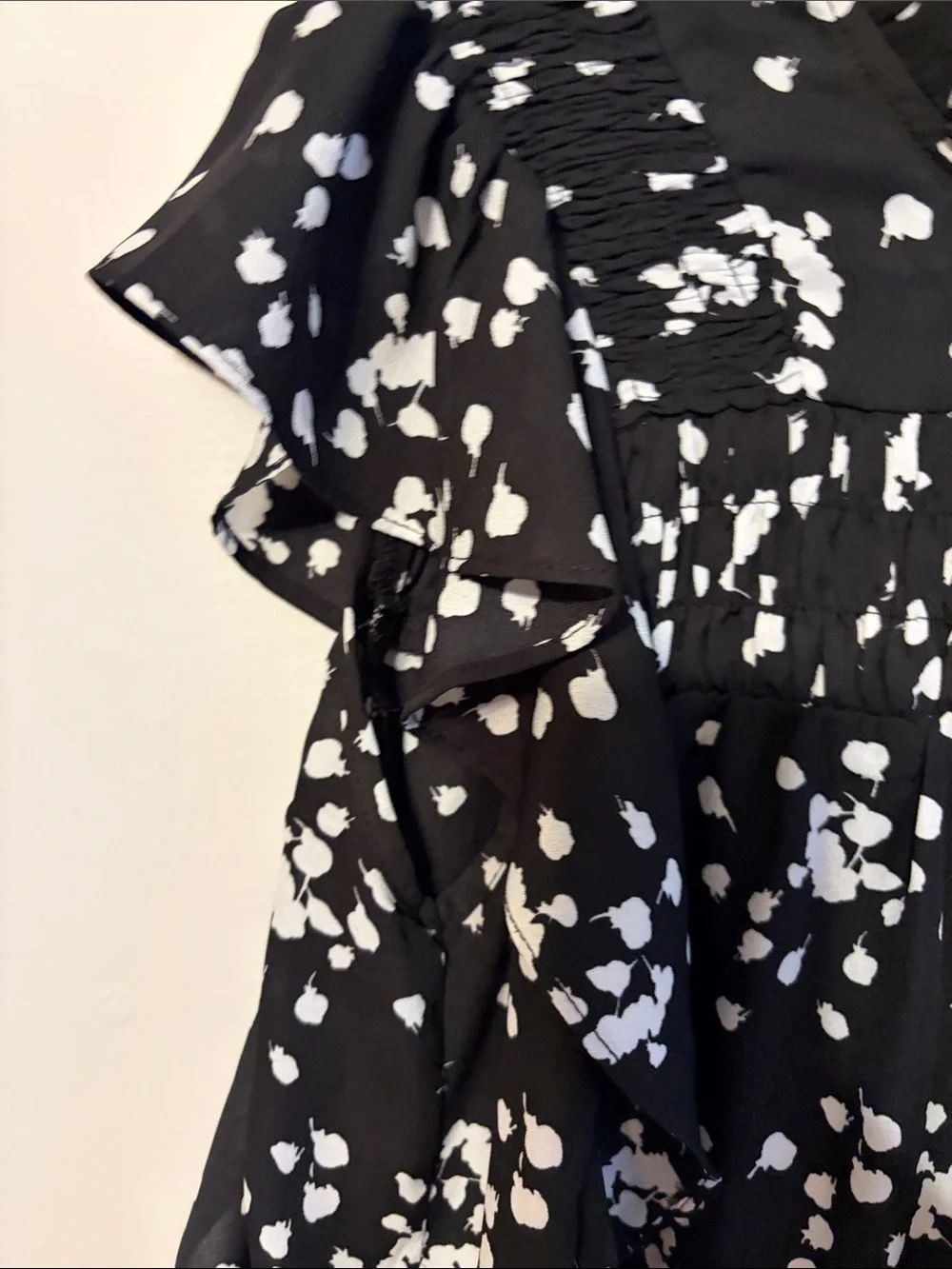 Dokotoo: Woven poly Ruffle flowy Blouse - Black/White. Med. - Picture 2 of 6